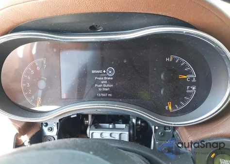 2016 Jeep Grand Cherokee Summit z USA, uszkodzony, nr VIN 1C4RJFJG2GC338088